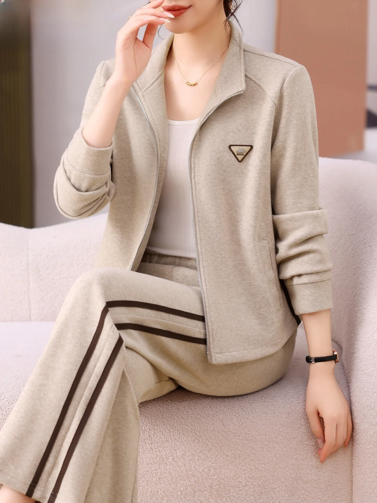 

Ele Sportswear Set for Middle-Aged Women Autumn Faion Loose Fit Zipper Closure Long Pants Cotton Blend Polyester Nylon