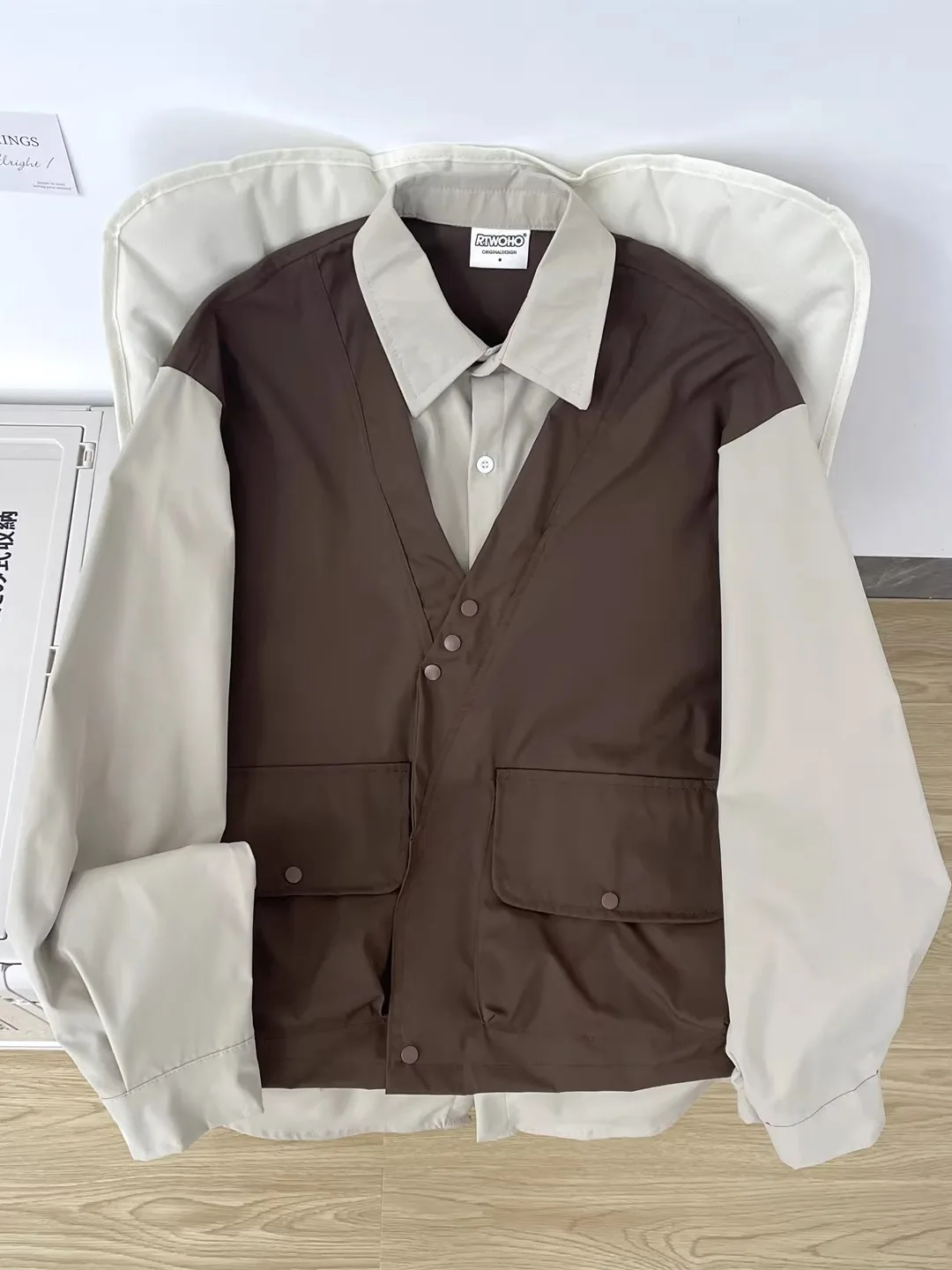 

Мужская свободная удлиненная куртка в стиле casual с цветными вставками, повседневная, комфортная, для работы и отдыха