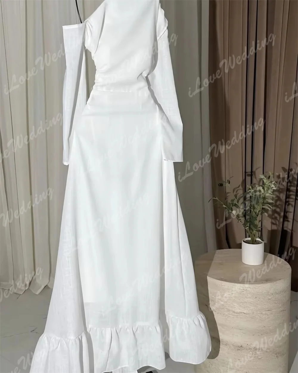 Robe de bal trapèze blanche personnalisée, asymétrique épaule dénudée, élégante, manches longues, longueur au sol, robe de soirée saoudienne, 2025