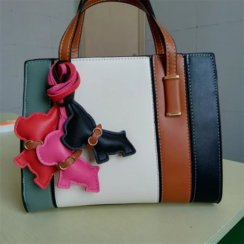 زخرفة البلدغ الشرسة الفائقة للنساء ، أجزاء حقيبة الكلب من جلد البولي يوريثلين ، سلسلة مفاتيح السيارة ، زخرفة حقيبة الظهر ، سلاسل المفاتيح ، الجديدة