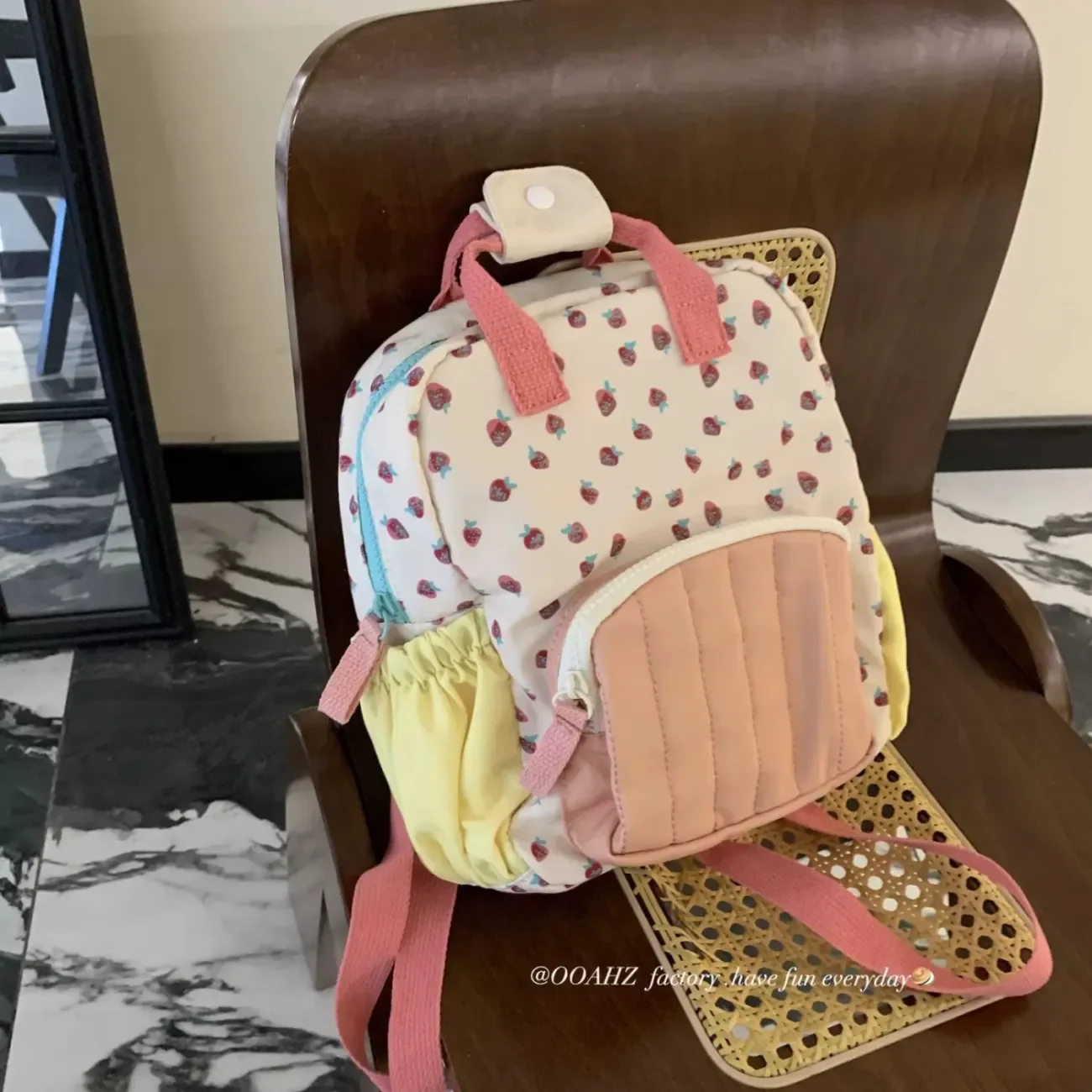 Macaron Color Blocking Strawberry Print Canvas Backpack 2026 New Sweet Girl Cute Casual School Backpack Lightweight Handbag