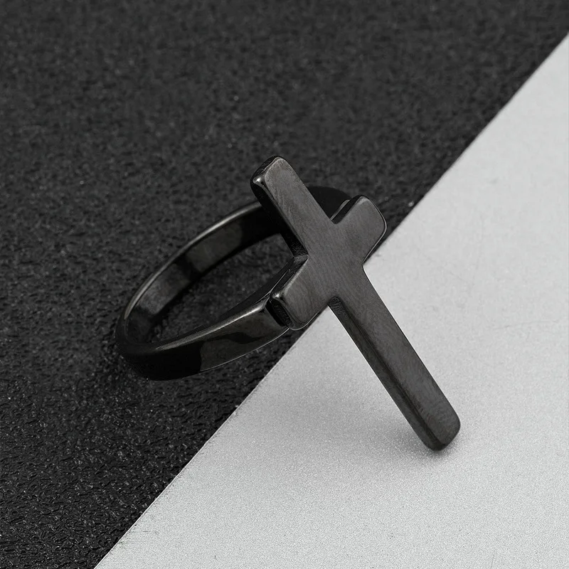 Bague croix noire classique pour hommes et femmes, bague gothique punk en acier inoxydable, accessoires unisexes, bijoux de créateurs, cadeau chrétien