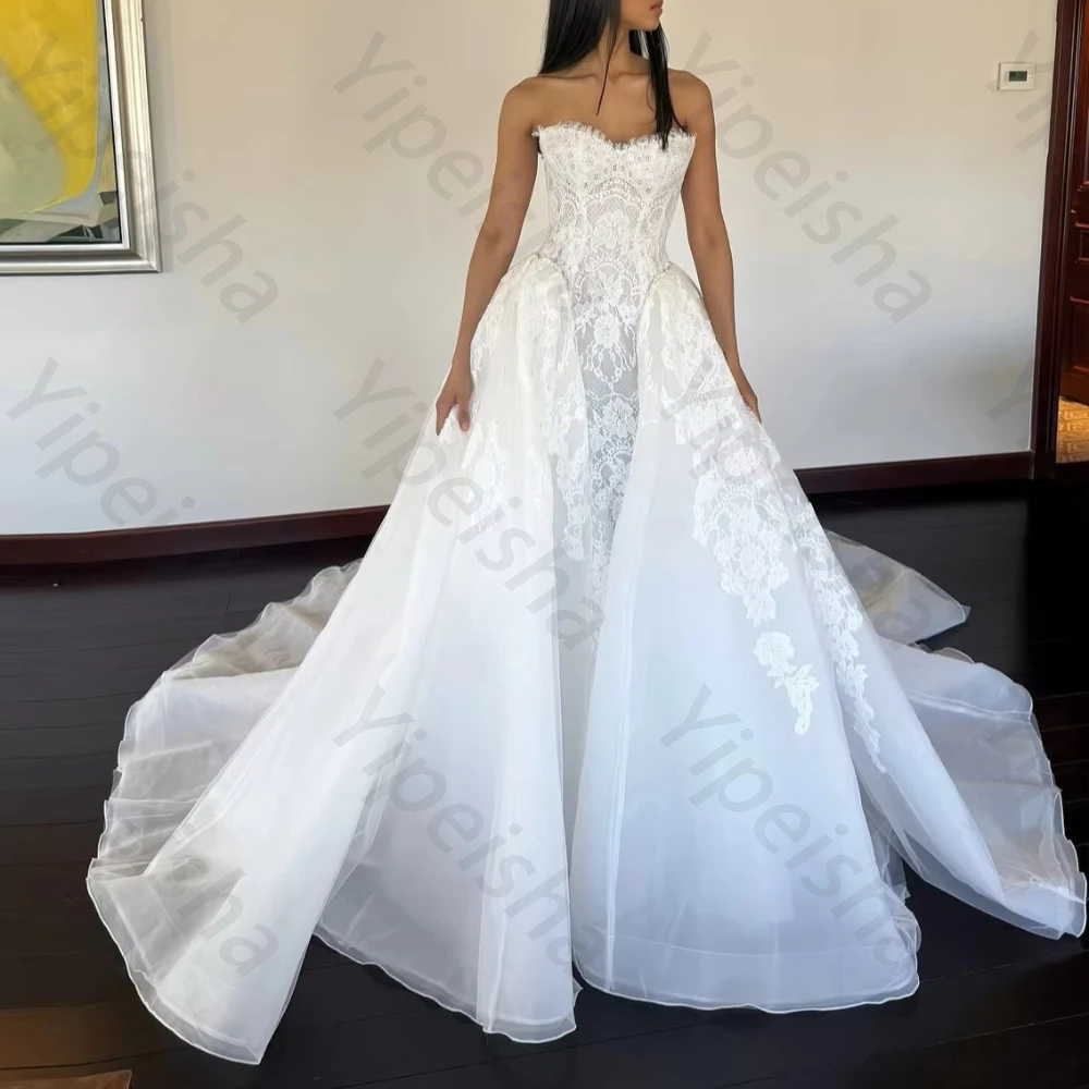 Maßgeschneiderte Spitzen-Brautkleider mit Sweetheart-Ausschnitt, Rückenfreies Abendkleid mit Abnehmbarer Schleppe, Exquisite Hochwertige Ballkleider