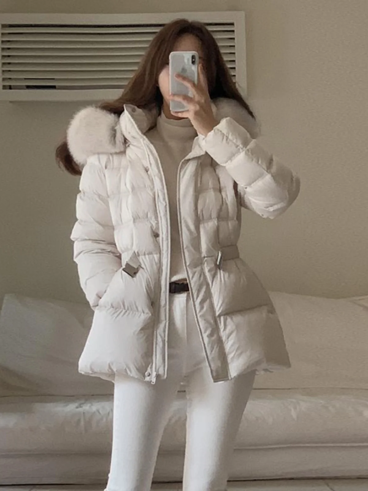 

Белый ort Puffer Jaet Женская зимняя модная супер красивая сумка Du down с большим меховым воротником Высококачественная верхняя одежда с талией...