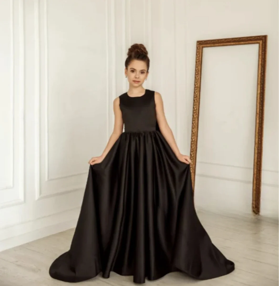 

Black Satin Girls Halloween Dress Long Flower Girl Dress for Wedding Party Simple Girls Pageant Special Occasion Dresses Bows