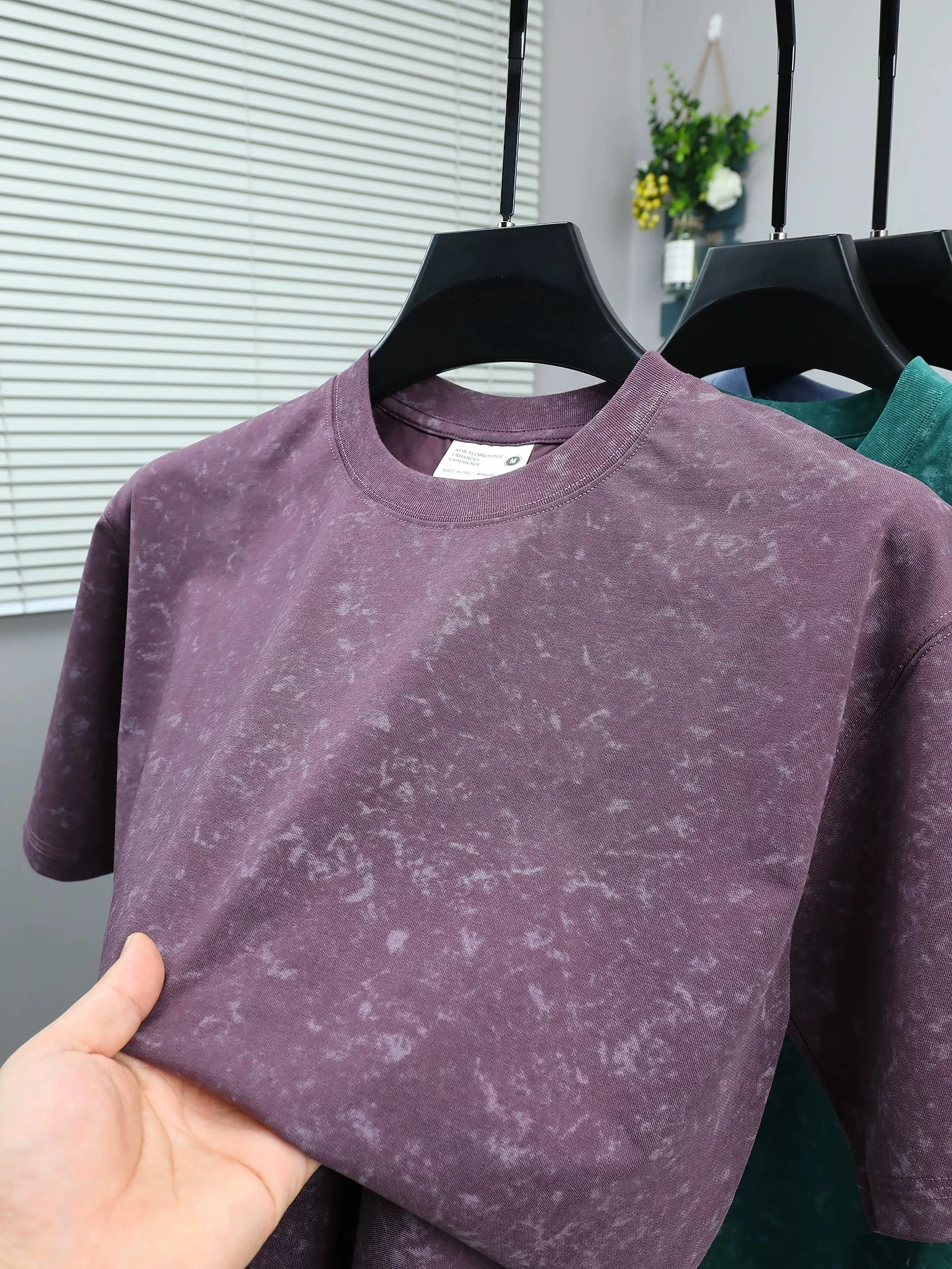 

Личность принт окрашивание высококачественные футболки с короткими рукавами летний шелковый хлопок воздухопроницаемость молодая мода отдых Круглый воротник мужская одежда