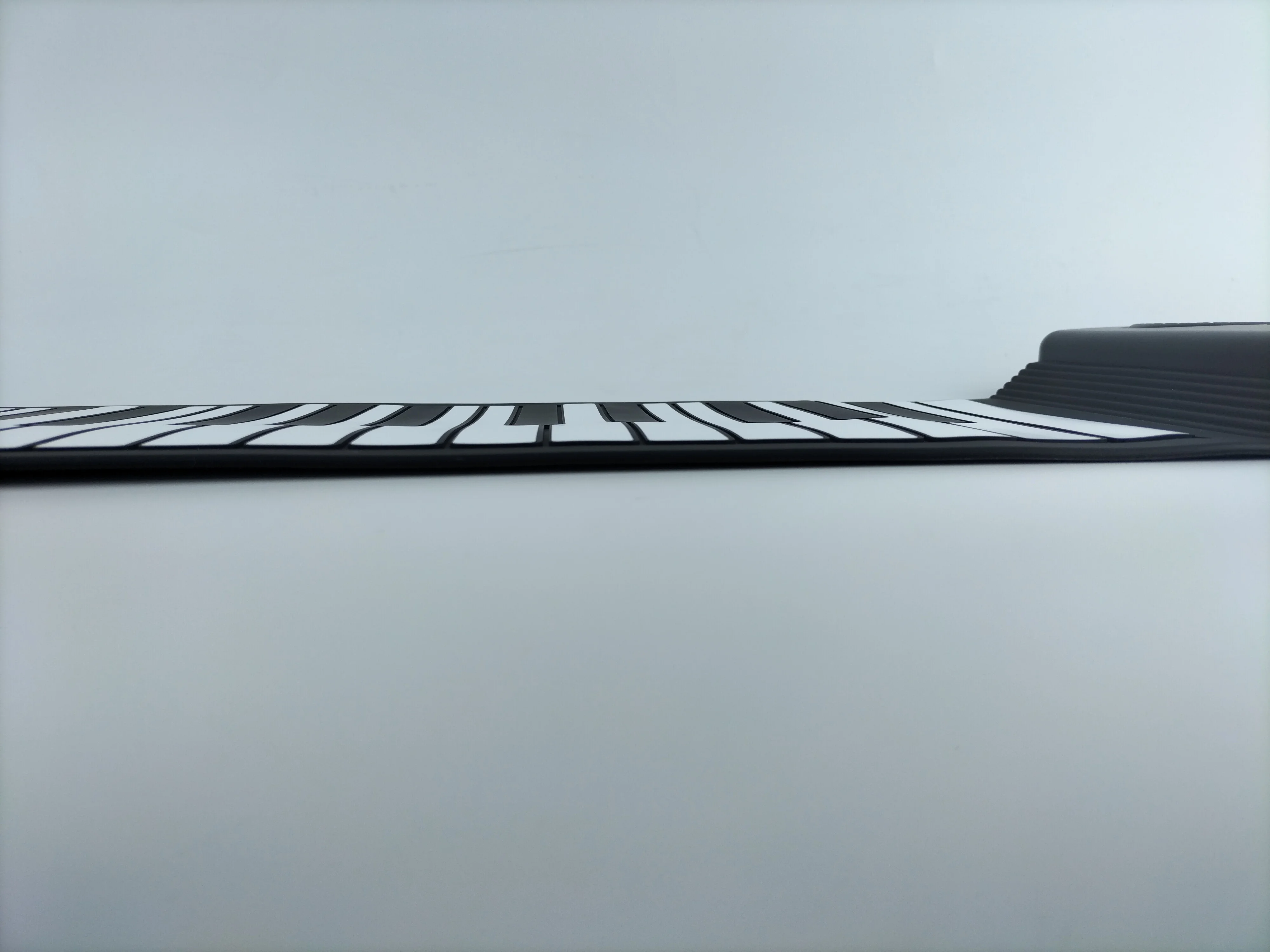 Hooqu بيانو رقمي محمول 61 مفتاحًا 88 مفتاحًا بيانو مستقيم متدحرج يدويًا آلة موسيقية متنقلة متعددة الاستخدامات