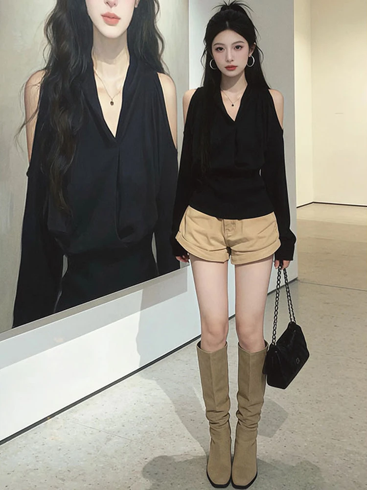 

Elegant Shoulder Bared Top And Casual Pants Two Piece Set Spring 2026 Fashion Trend High Waist Loose Fit V Neck Zipper Closure