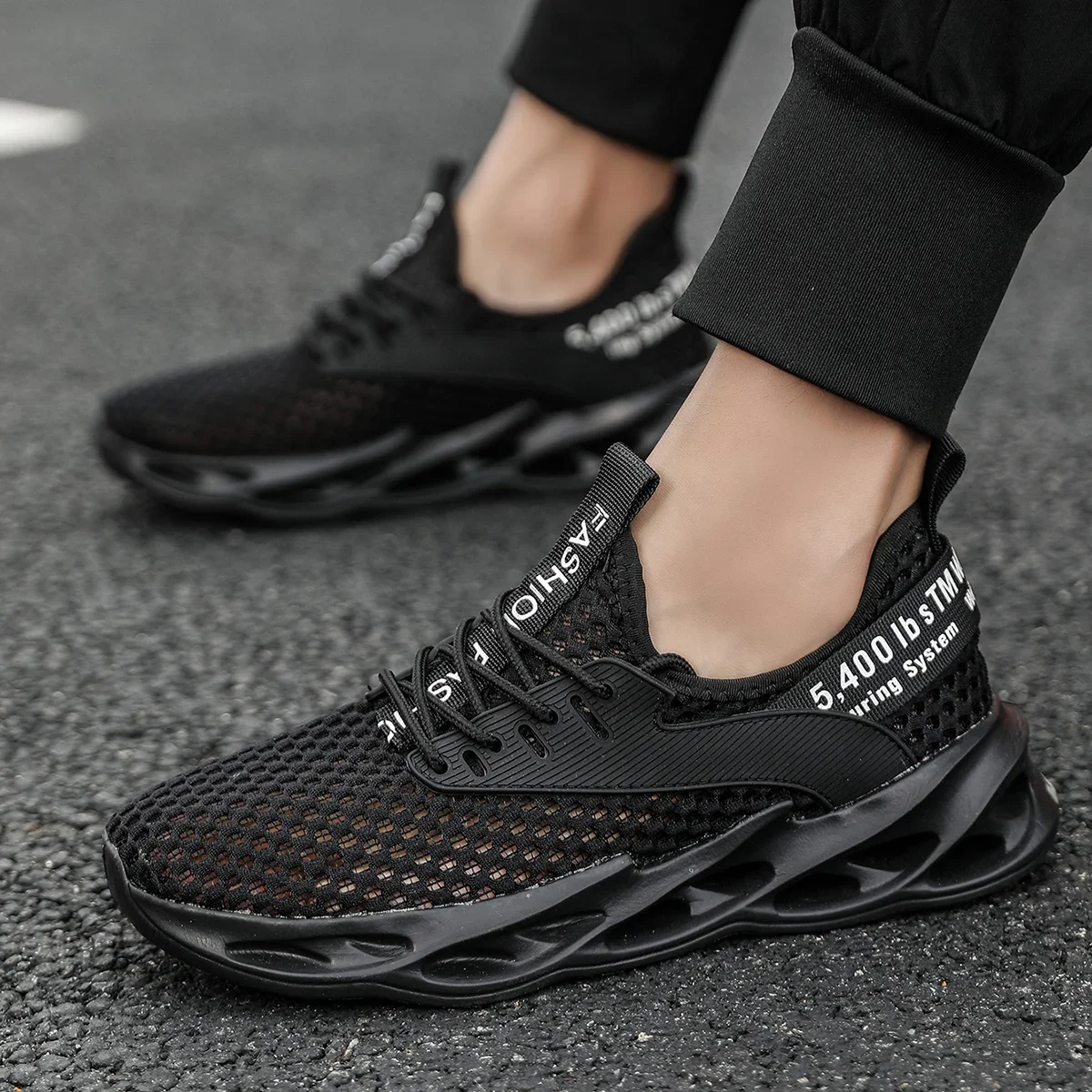 Men's Shoes Breathable Mesh Shoes for Summer Comfortable and Durable Jogging Outdoor Leisure Versatile and Elastic Sports Shoes