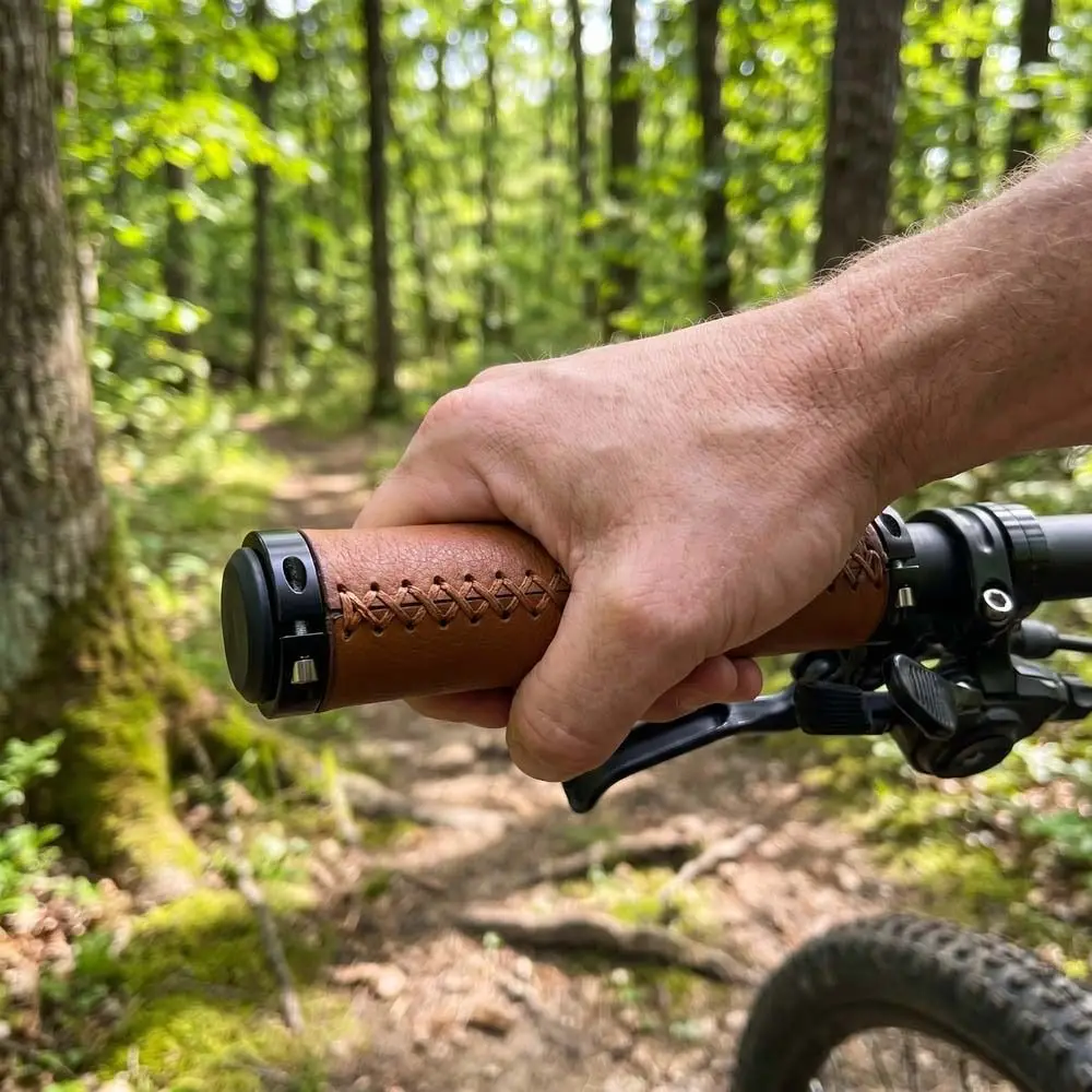 Leather Material Bike Leather Handle Cover Shock-absorbing Alloy End Bike Handlebar Grips Retro Style