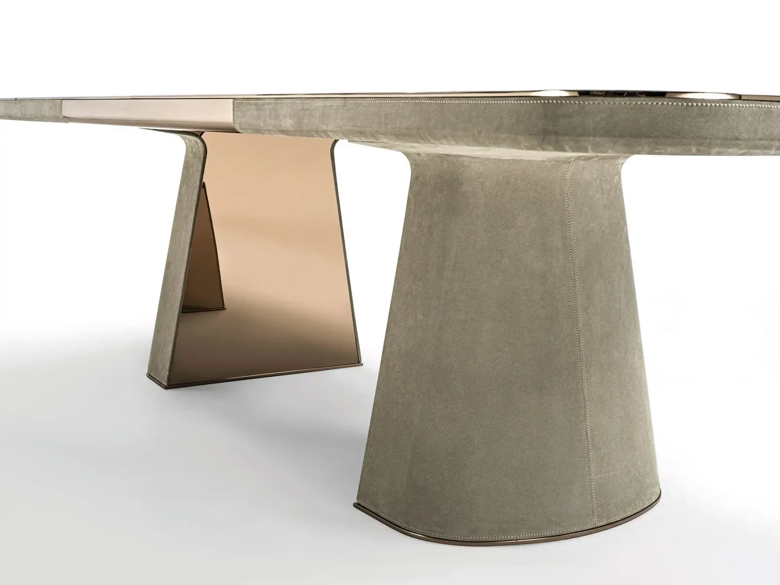 

-Золотой обеденный стол из нержавеющей стали со стульями, современный набор обеденных столов, 8-местный роскошный овальный обеденный стол с мраморной столешницей