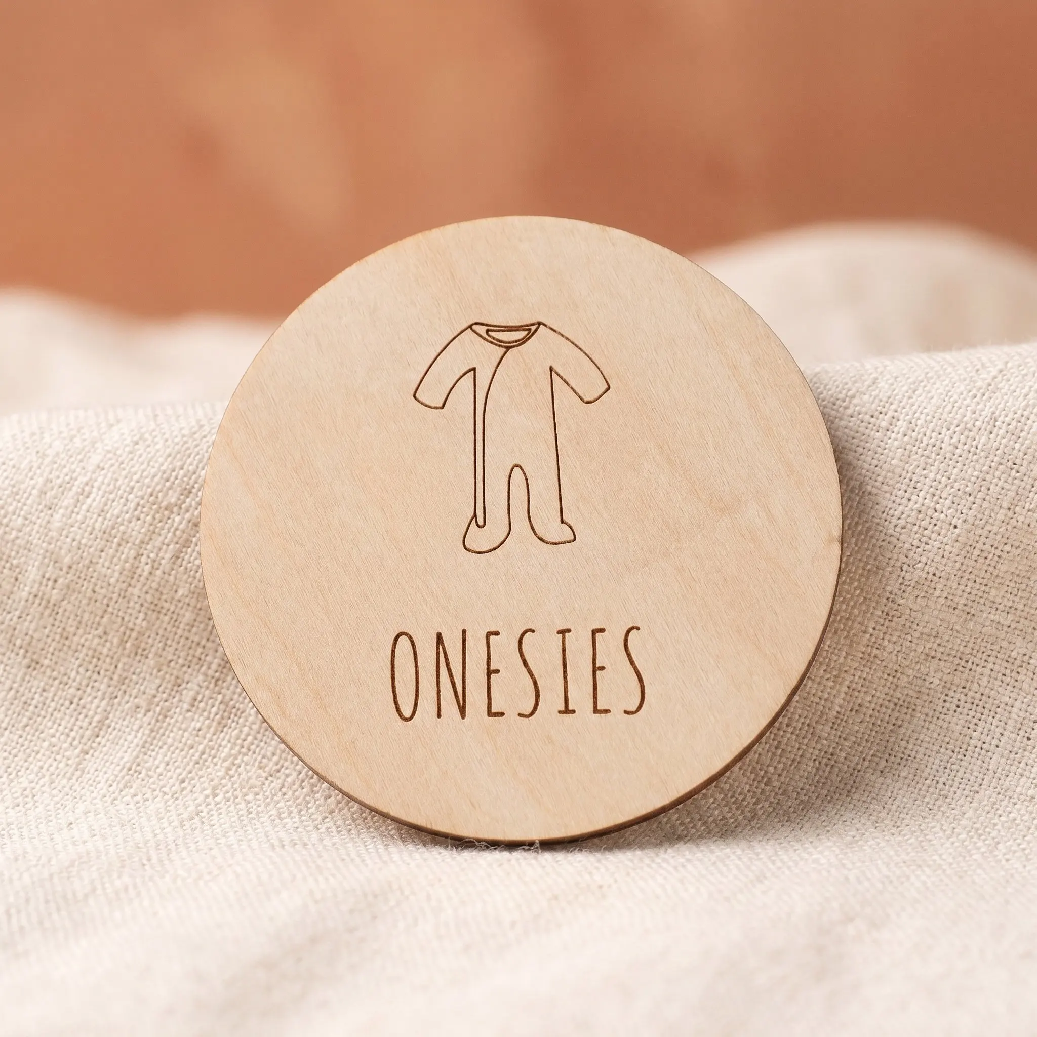Round Wooden Nursery Labels Ba - đánh giá và giá Baby Nursery Dresser
