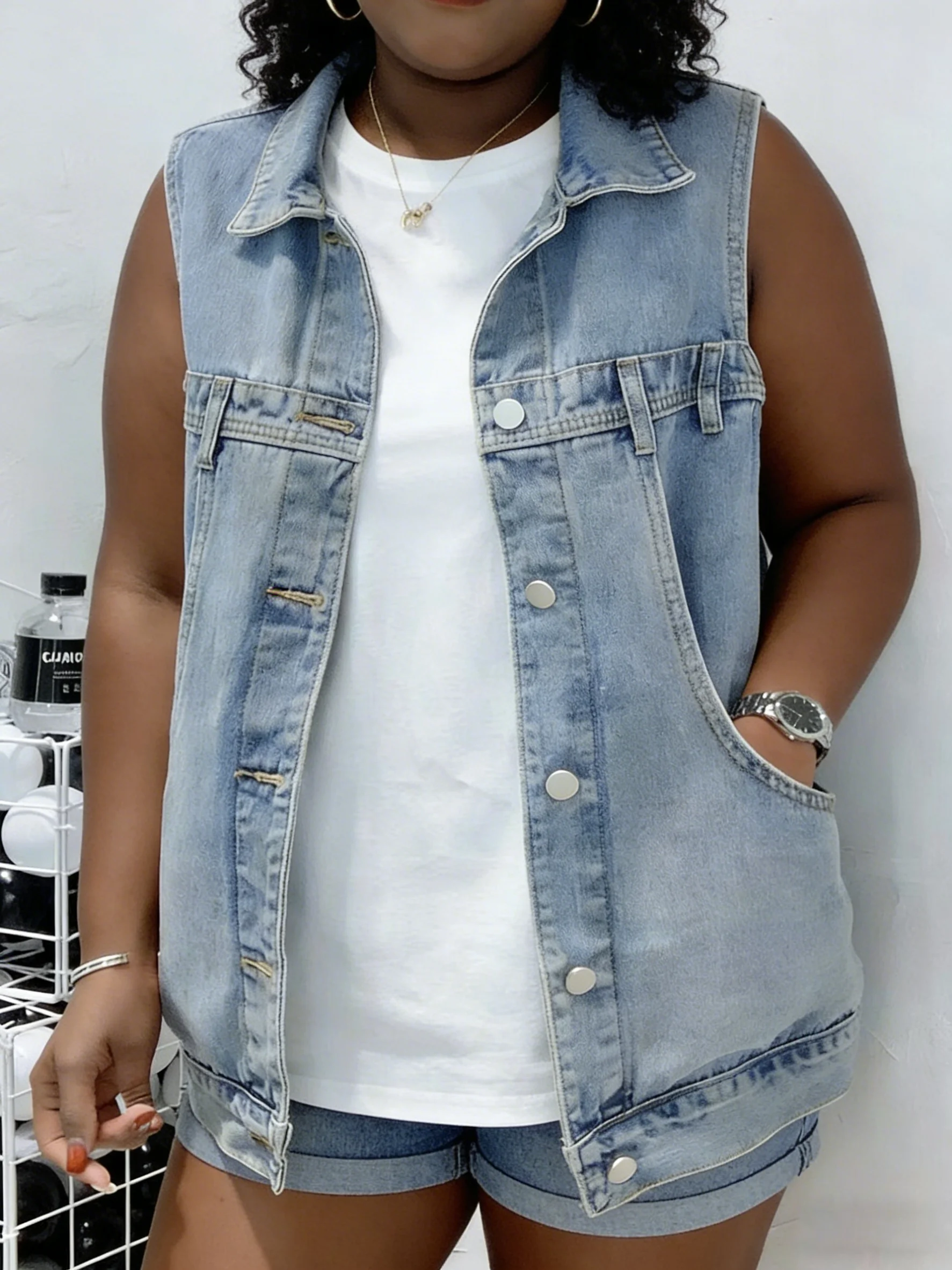 Plus Size Women's Sleeveless Turn-Down Collar Vest with Button Closure and Chest Pockets Casual Streetwear Outwear
