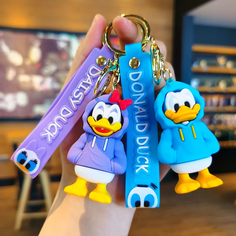 Disney Pin Cartoon Mickey Keychain Cute Stitch Winnie Eeyore Doll Keyring Accessories Fashion Bag Pendants Couple Gifts Brooches