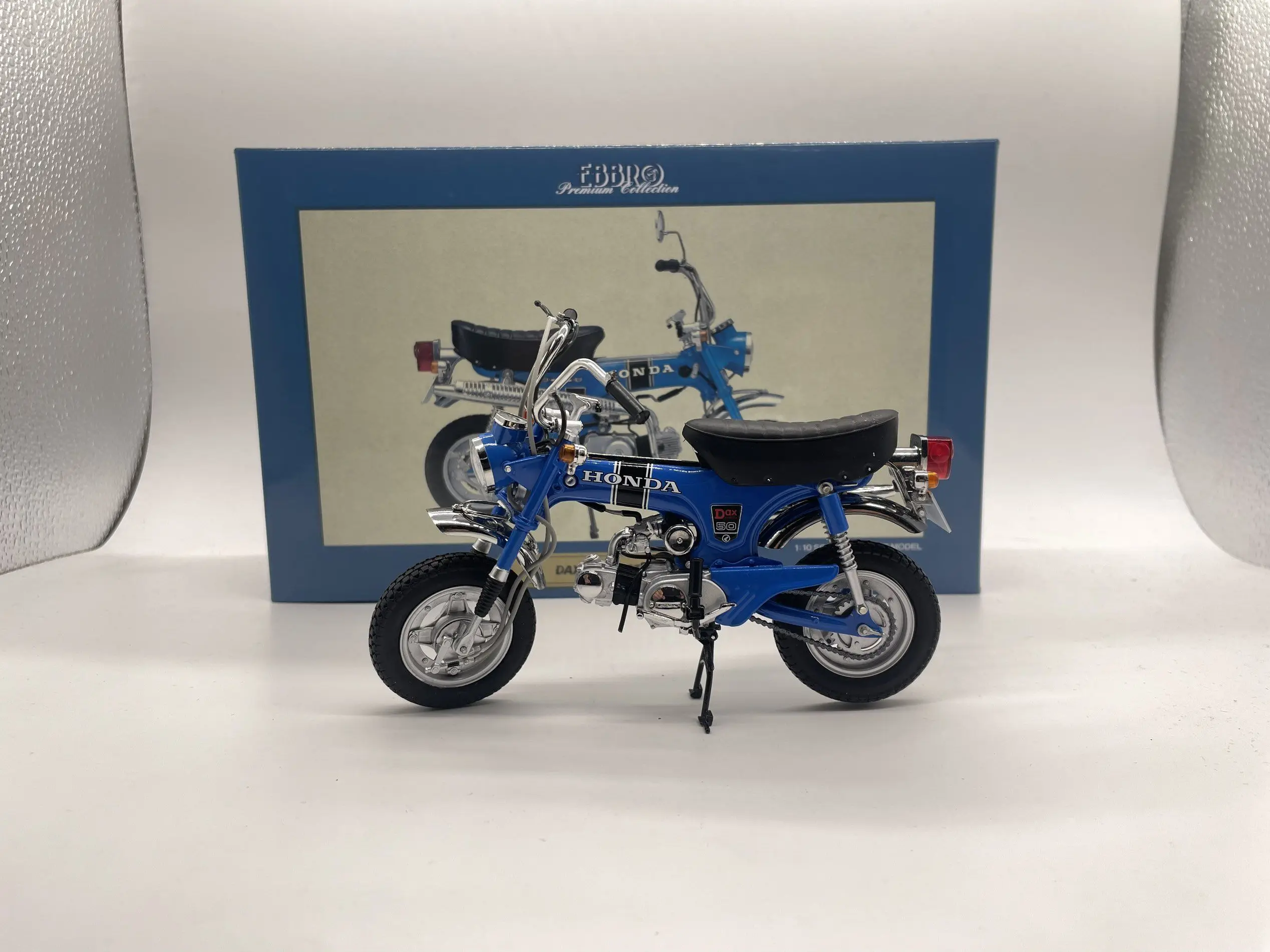 

1:10 Scale DieCast Model Bike Motorcycle Dax ST50 1969 Collect gifts Scene decoration, boy's birthday gift