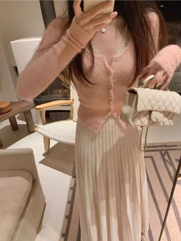 Suéter de punto con empalme de encaje y cuello en V para mujer, capa Base adelgazante, ropa interior, Top, viento suave, moda de viaje 2025