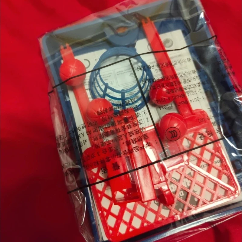 

Детская игра для баскетбола на пальцах. Увеличивает детскую координацию через забавные соревнования по стрельбе. Идеальная образовательная игрушка для склеивания.