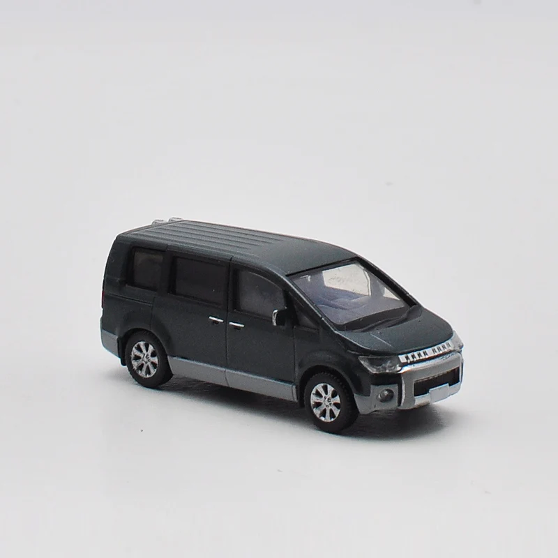 Qingdao News Agency 1:64 Mitsubishi Delica Twist The Egg Simulation Alloy Car Model Toy Gift Decoration