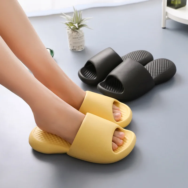 Zapatillas de baño de Interior para mujer, sandalias antideslizantes de plataforma gruesa, suaves y cofortables, zapatos de casa