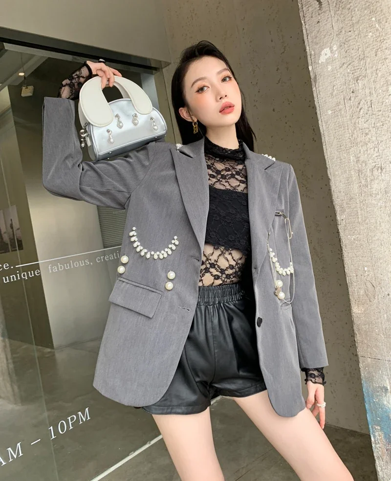 Heavy Industry Retro Loose Waist Beaded Women's Suit Jacket Autumn and Winter New Elegant Pearl Blazer Gray Office Lady Suit Top