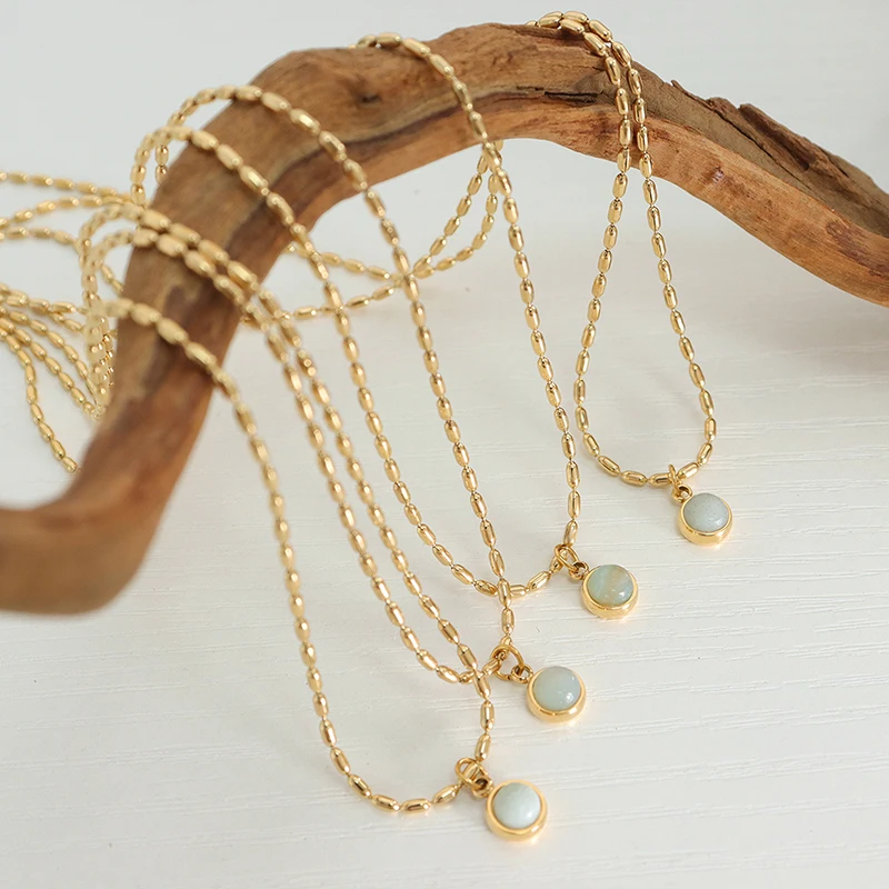 2023 New Stainless Steel Gold Color Headpiece Korean Palace Vintage Natural Stone Rice Pearl Chain Necklace