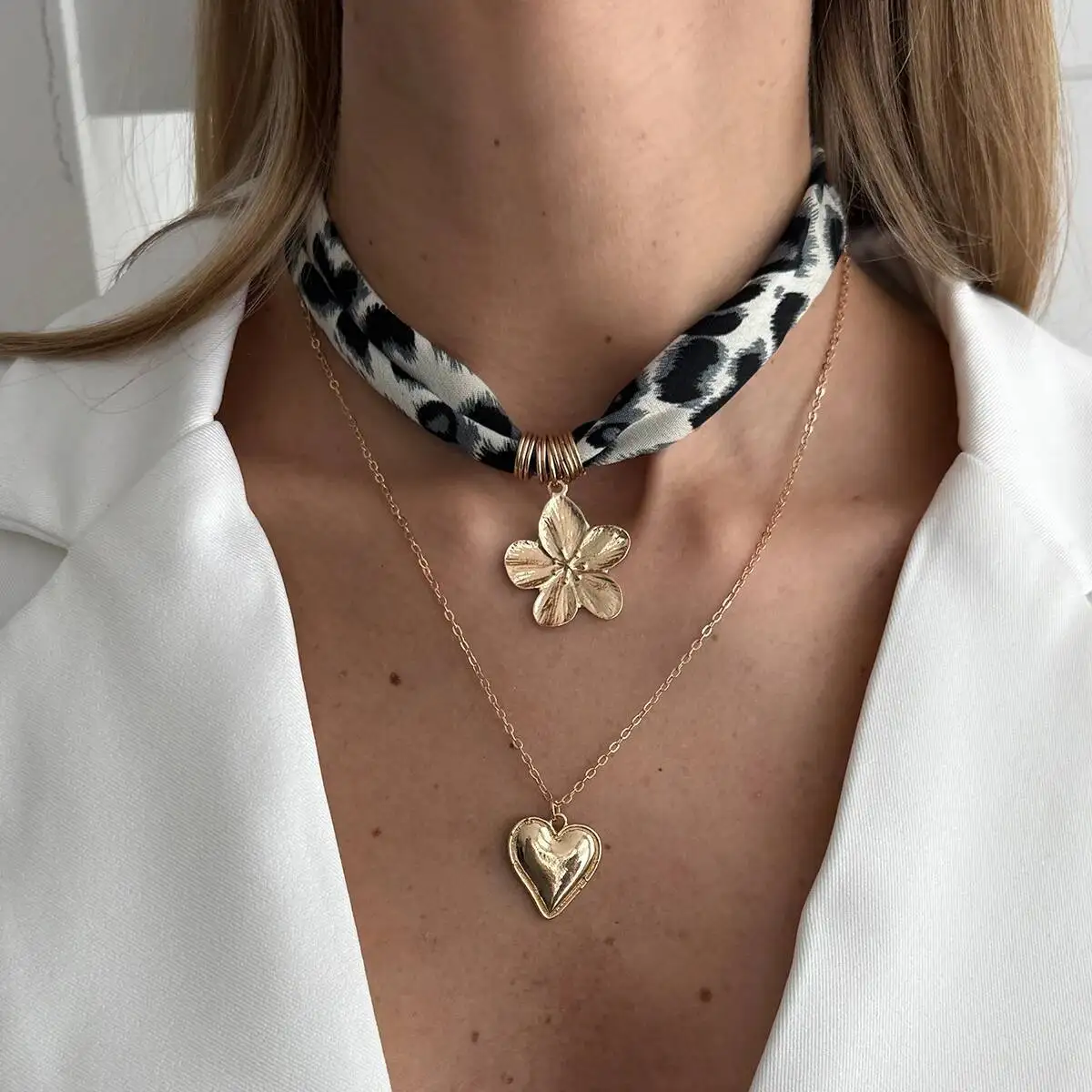 SHIXIN 2Pcs/Set Vintage Flower Love Heart Pendant Necklace for Women Elegant Leopard Pattern Chiffon Fabric Choker Party Jewelry