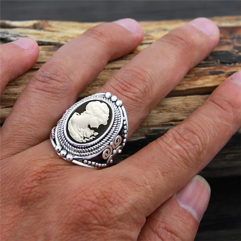 Oval Lady Queen Cameo Rings For Women Vintage Hollow Flower Rings Antique Silver Plated Cocktail Party Fashion Jewelry