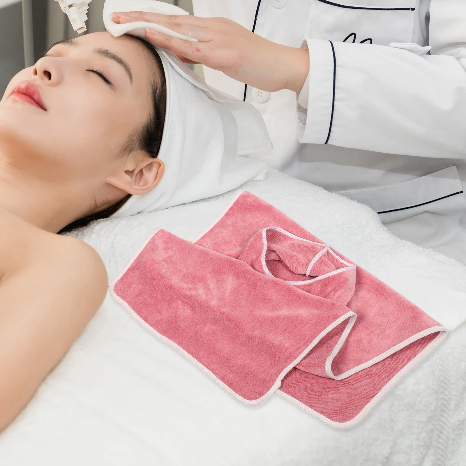 

Soft Microfiber Massage Table Cover with Facial Hole for Therapy Beds Elegant Design for Salon and