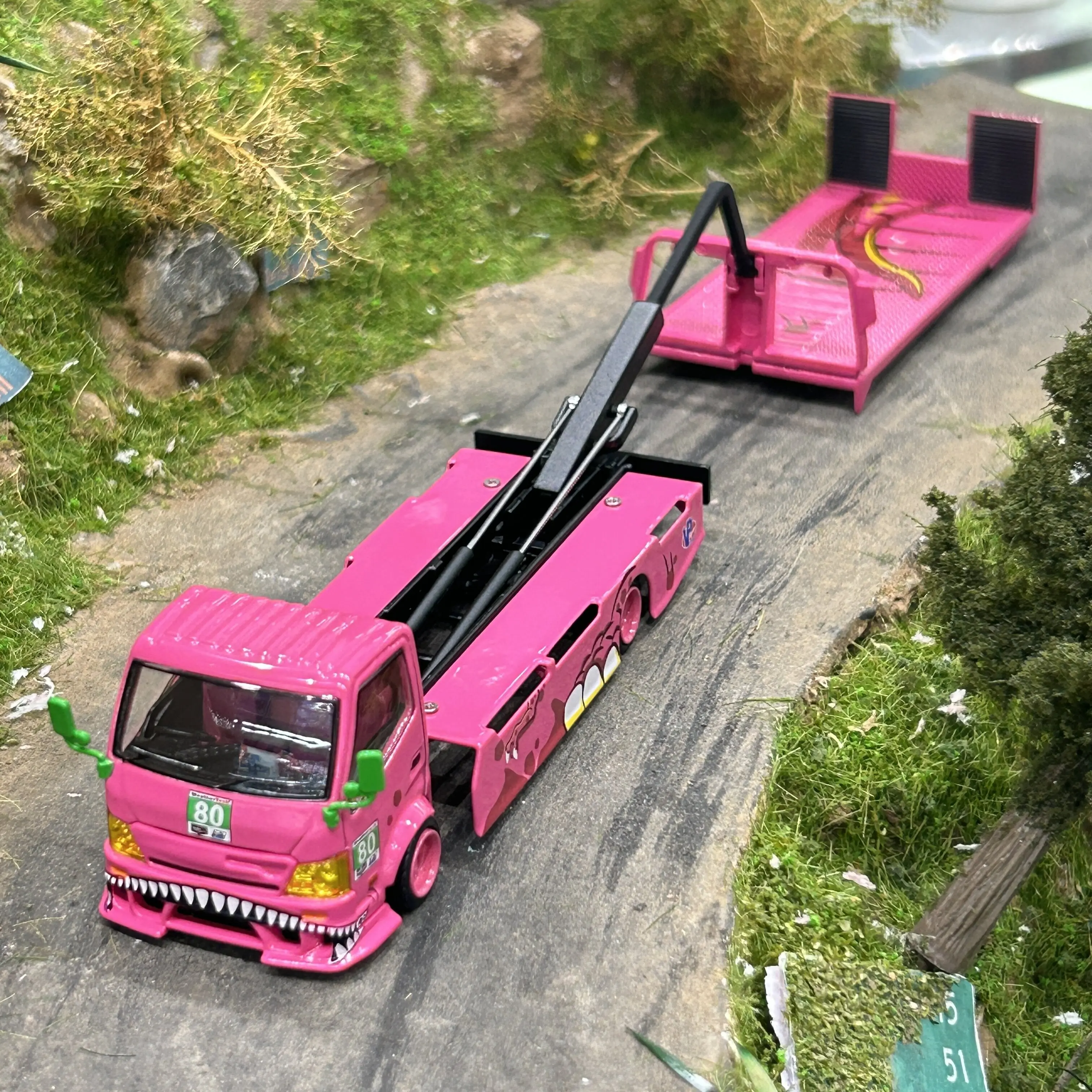 TopLux 1:64 H300 Green Pink Dinosaur Painted Trailer Alloy Car Model