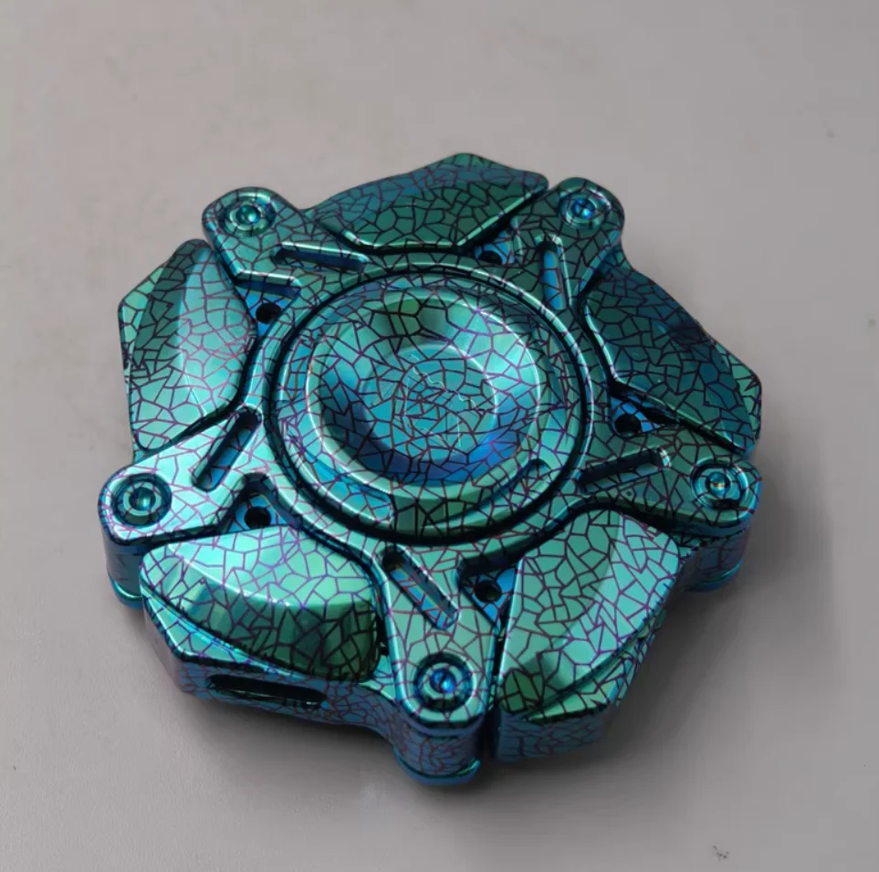 

Использованный EDC KTS Origin из титанового сплава, гироскоп на кончиках пальцев, декомпрессионные игрушки