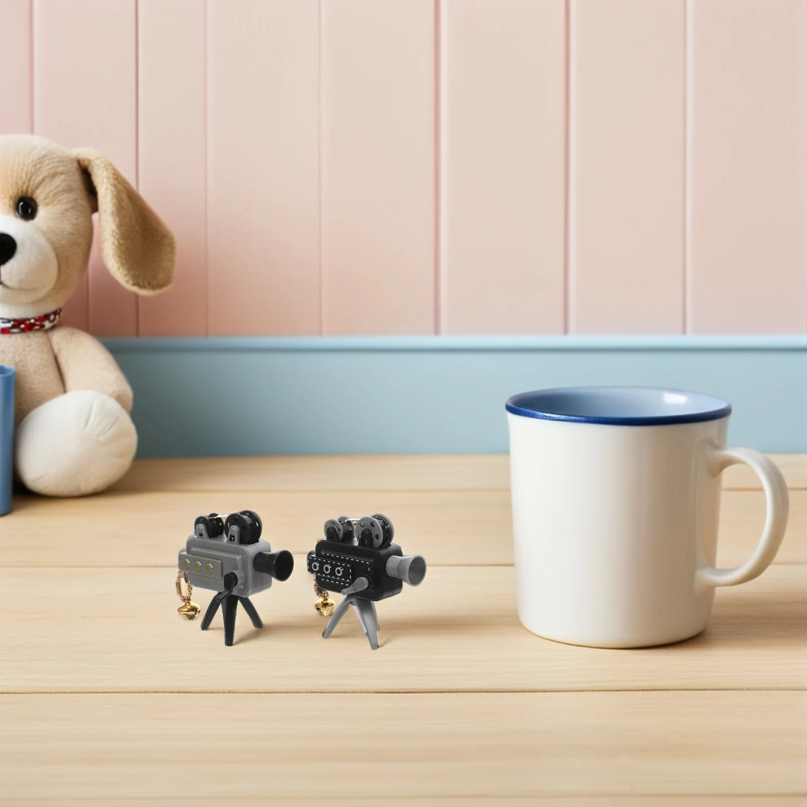 

2Pcs Mini Portable Film Projector Retro Design Hand Cranked for Home Office Kids Entertainment Decor Miniature Home Appliance