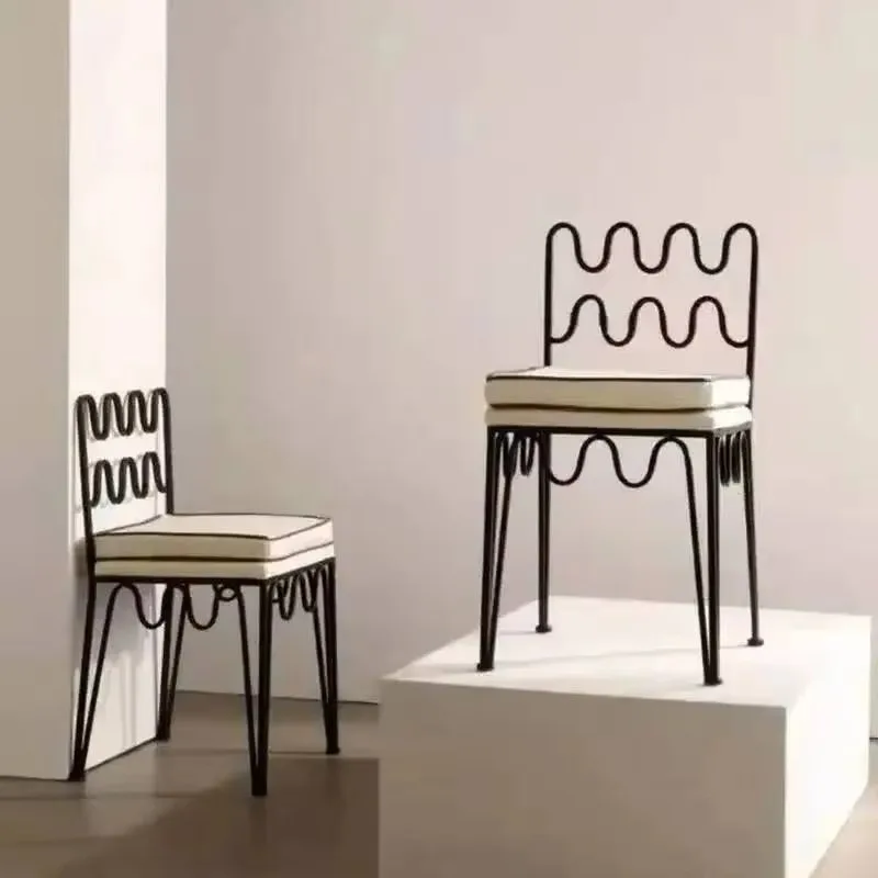 French Designer Iron Art Dining Chair, Retro Wave‑Back Leisure Chair for Dining Room, Kitchen & Home Restaurant Furniture