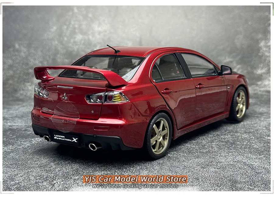 Modelo VIAT em escala 1:18, novo Mitsubishi Lancer Evolution X em