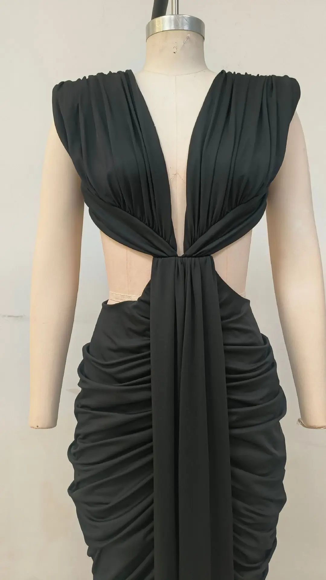 Sexy Black Deep V Neck Hollow Out Folds Maxi Dress Sleeveless Draped Dresses Bodycon Evening Dress Formal Party Club Outfit view 5