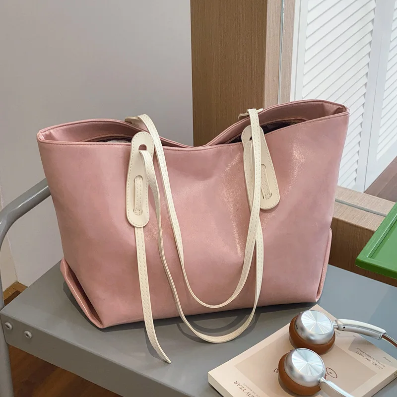 

Simple Large Capacity Shoulder Bag for Women, 2025 New Texture Soft Face Fashionable Work Commuting Armpit Tote Bags