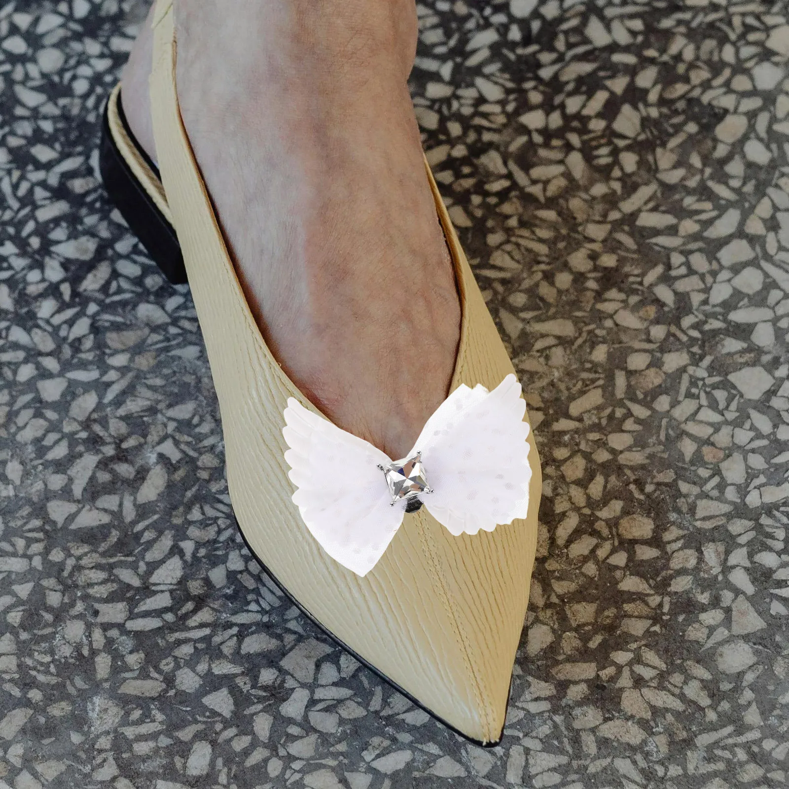 

2Pcs Elegant Bowknot Shoe Clips for High Heels Women's Decorative Buckle Accessories Bridal Party Wear Clip on Pumps Tulle