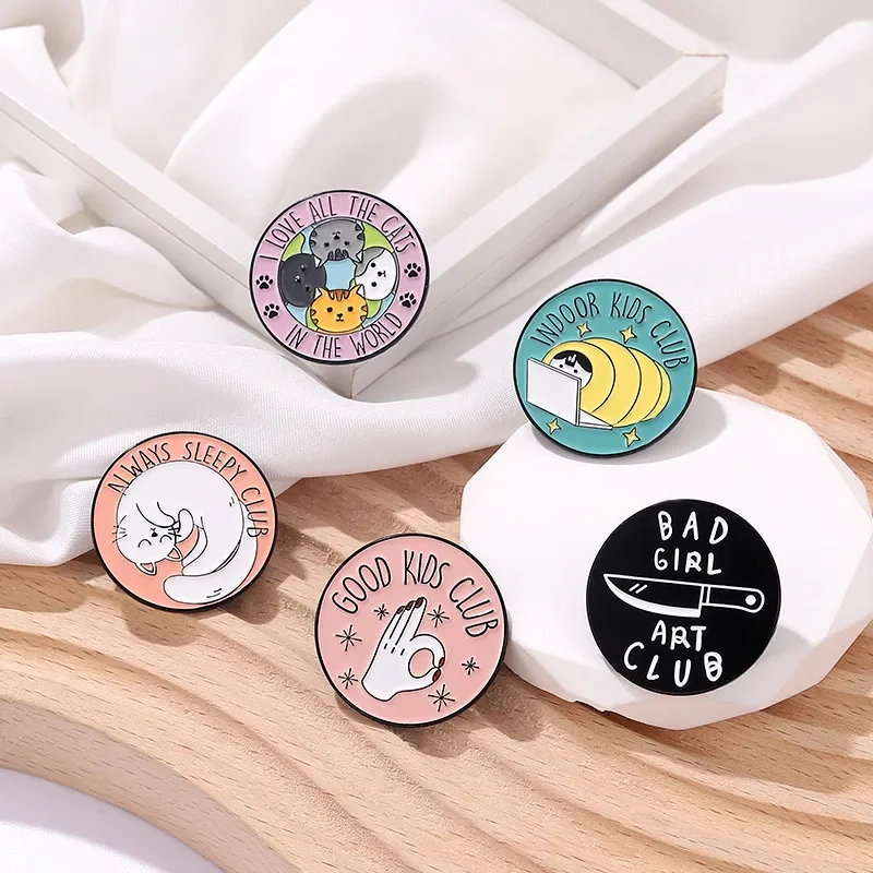 Cute Animals Cat Enamel Pins Custom Knife Sleep Cat GOOD KIDS CLUB Round Slogan Cure Badge Lapel Backpack Jewely Gifts Wholesale