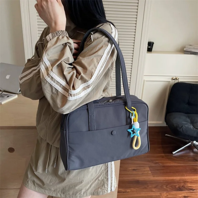 

Solid Color Commuter Bag Elegant Leather Classic Design For Women Large Capacity Shopper Purse Business Leisure Paris