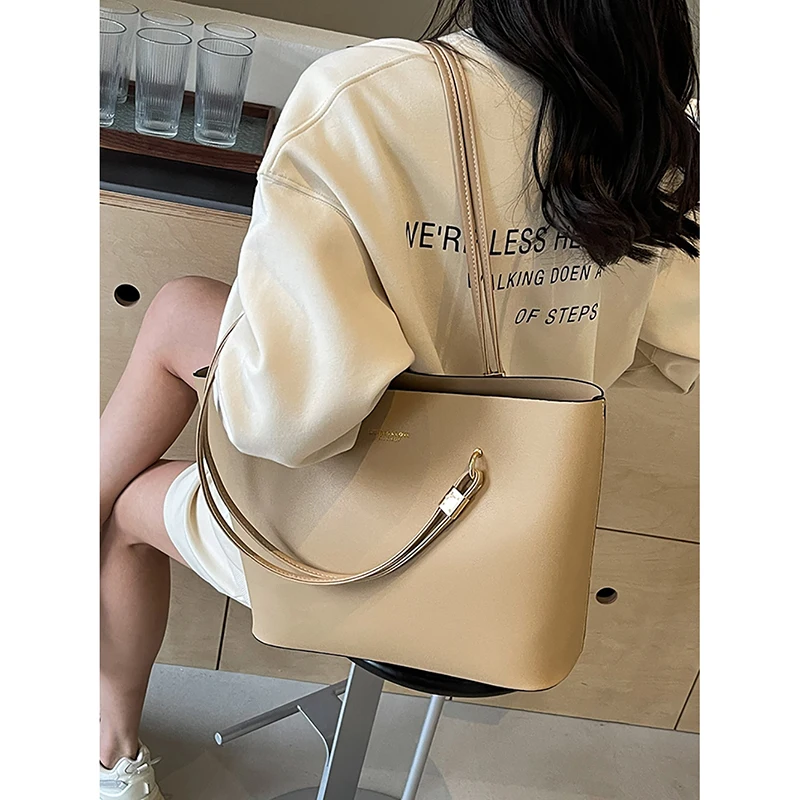 French Large Capacity Commute Tote Bag Women\'s 2024 New Fashion Bridal Wedding Bag Leather Texture Casual Portable Shoulder Bag