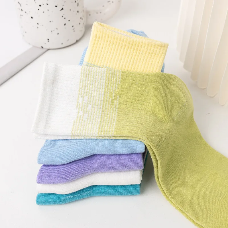 New Gradient Color Socks Ladies Cotton Color Matching Geometric Socks Mid-tube Socks Ins Tide Japanese Casual Socks