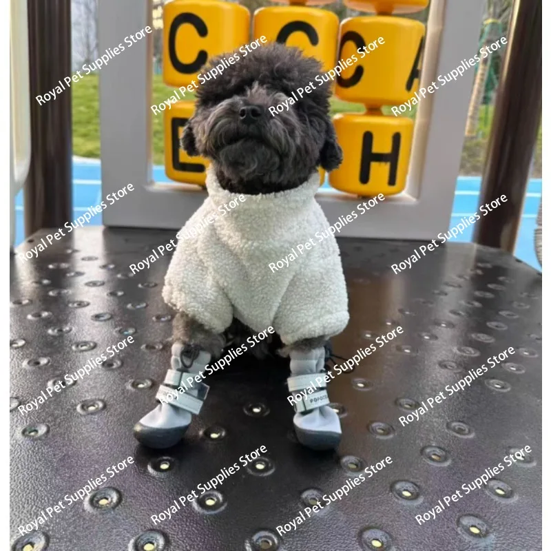 

Мягкая подошва обуви для собак не может быть выбрана. Чехлы на ноги для маленьких собак лучше, чем медведь, зимняя бархатная зимняя обувь