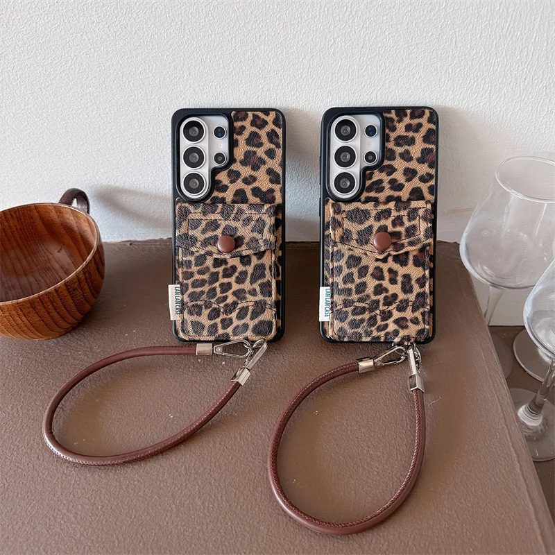 

Korean Cute Flower Leopard Print Phone Case For Samsung Galaxy S26 Ultra S26 Plus S23 24 25 Cover with Chain Cases For S26+ Capa