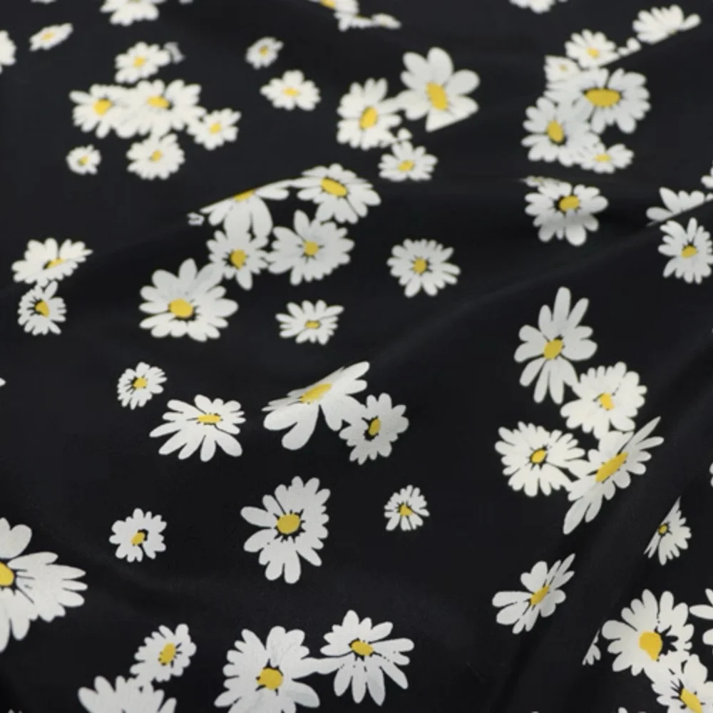 Letter Daisy Print Elegant style Discount Price Silk Crepe De Chine Fabric with Soft Feeling Good Material for Nice Dress Skirt