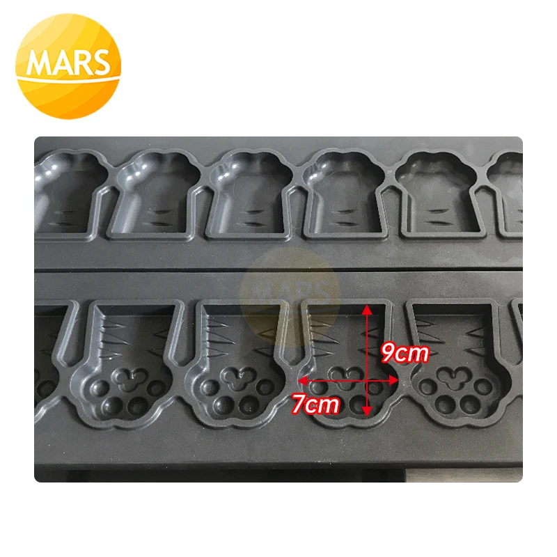 Hot Dessert Dog Cat Paw Shaped Waffle Maker Cartoon Bear Tiger Paw Print Waffle Iron Machine Waflera Baking Pan