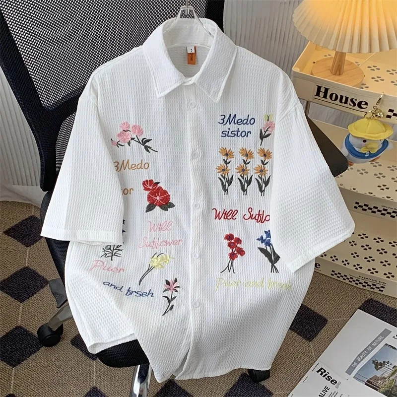 

Men's ort Sve irt Summer Thin American Retro Wer Floral Embroidery Loose Fit Casual irt Youth Summer Faion