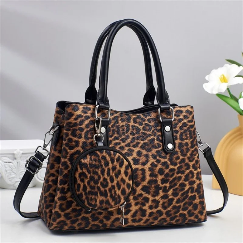 

Ladies Elegant Box Clutch Bag For Women Structured Leather With Magnetic Closure Sleek Modern Evening accessory