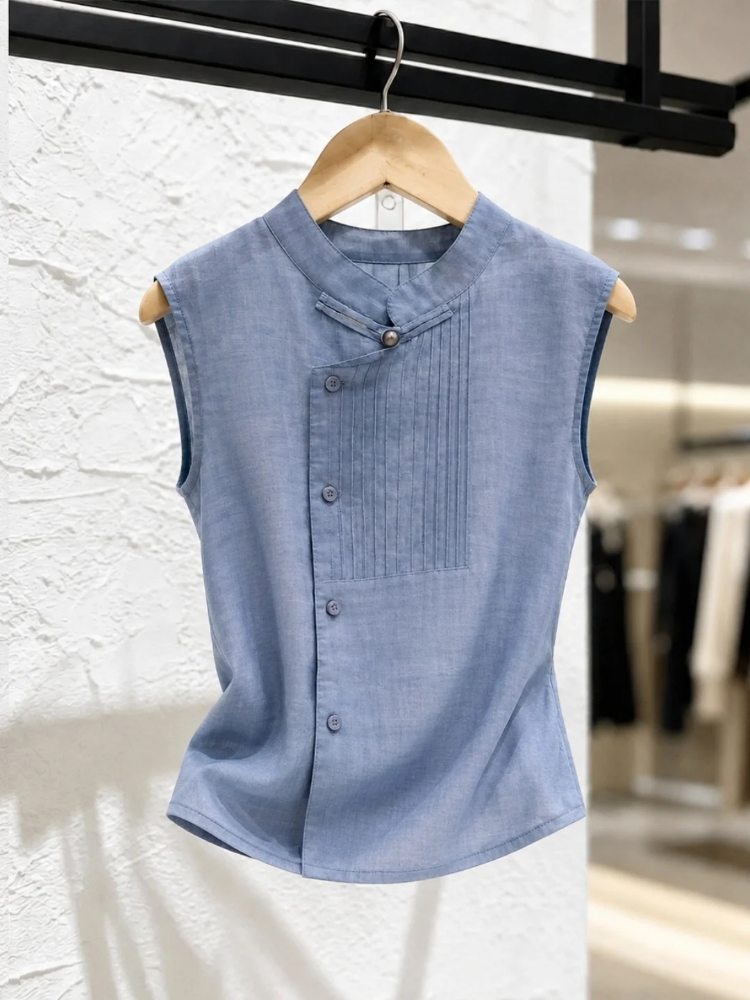 

Casual Sleeveless Vest Summer 2026 Women's Fashionable Design Stand Collar Top Age-Defying Versatile Silk Straight Cut Commut...
