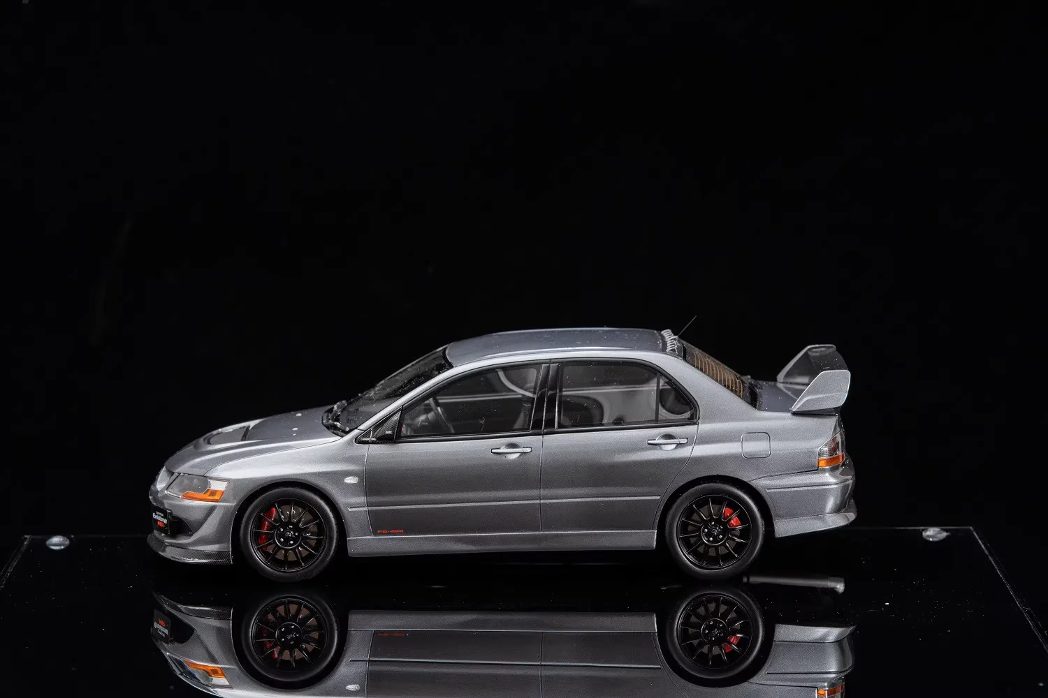 OTTO 1:18 Lancer Evo 8 MR FQ-400 2005 JDM Limited to 2000 Units Worldwide Resin Metal Static Car Model Toy Gift