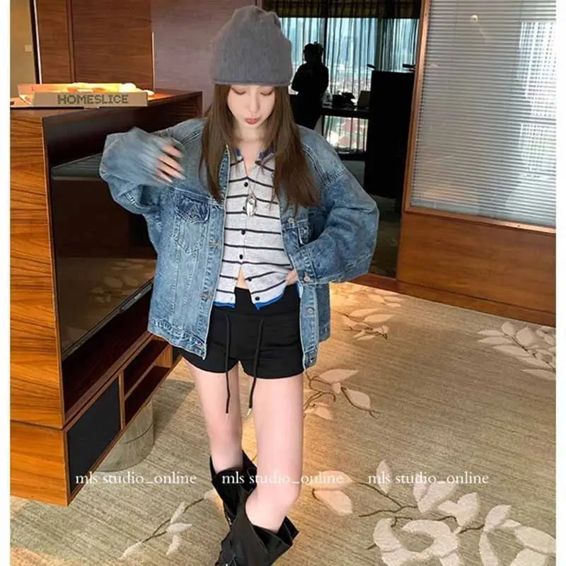 เสื้อสเวตเตอร์ถักลายทางตัดกันทันสมัยสำหรับผู้หญิง ต้นฤดูใบไม้ร่วง ทรงเข้ารูป สไตล์เรียบหรู เสื้อครอป