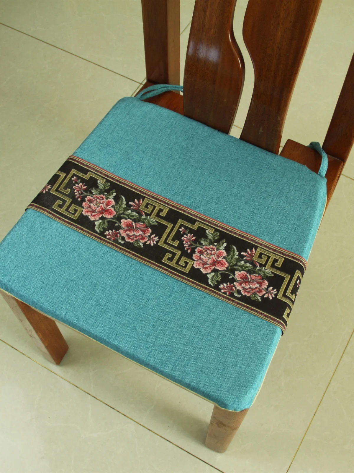 

Non-Slip High-Density Sponge Chair Pad Modern Simple Style Breathable Square Home Office Wooden Dining Chair Cushion All-Season